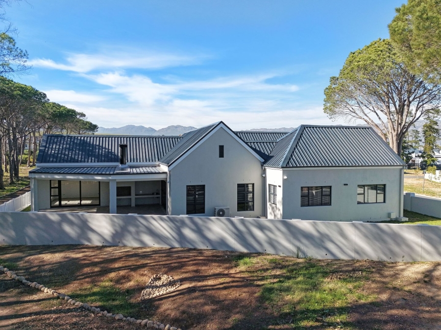 4 Bedroom Property for Sale in Mzuri Estate Western Cape
